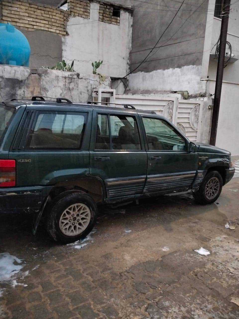 جيب شيروكي موديل 1995 محور محرك VVT ٦سلندر
تخم تايرات جديد تم شده و المحرك قبل ٥ أشهر تم شده  
السيارة ماشية قليل السهر ٤٠ ورقة و بيها مجال للشراي 
للتواصل اتصال على رقم ***********
