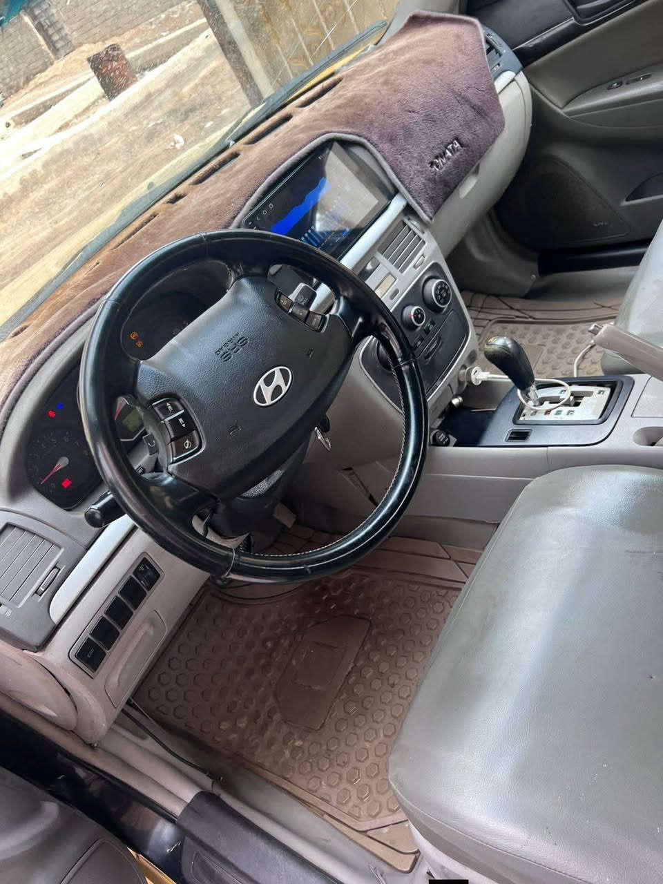 السلام عليكم شباب سوناته موديل 2007 سياره جاهزه صبغه جديده مكينه 2400 تخم تاير زنون شاشه رقم بغداد تحويل مباشر مكان السياره الديوانيه قضاء السدير السعر 68 وبيه مجال *********** بيه ضربه ب الباب الصدر وبيه شويه تصليح ب التكمه وماكو هيج سعر افيو  وكلش موجود ب المنشور لا تجي وتكلي كلشي موضح خاص مغلق اتصال فقط
