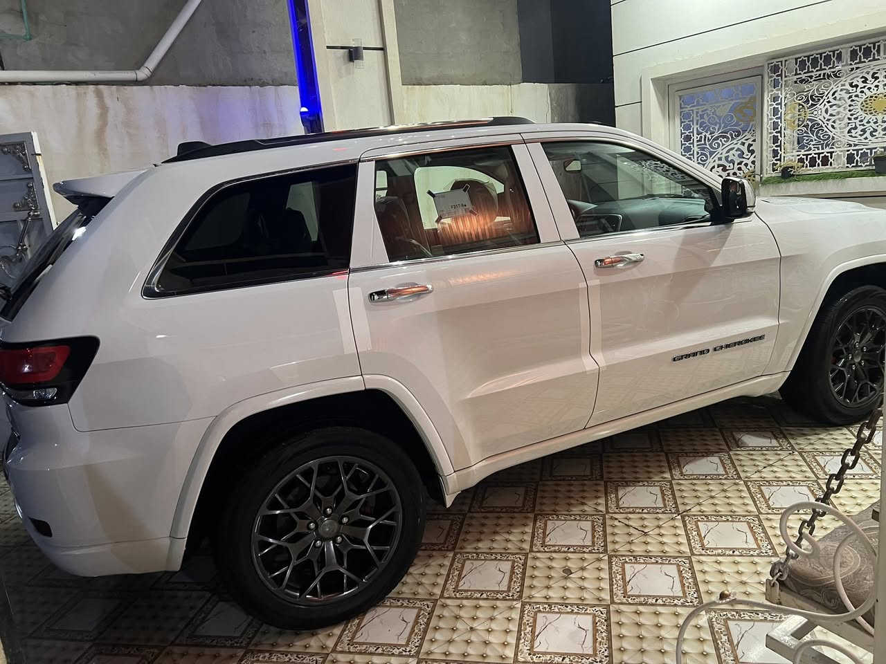 سلام عليكم اخوان جيب 2018امريكي كلين تايتل كفاله عامه فول موصفات 1/1لمتدد رقم بغداد ماشيه 71الف داخل بيجي سعر واستفسار اتصال ع رقم ***********
