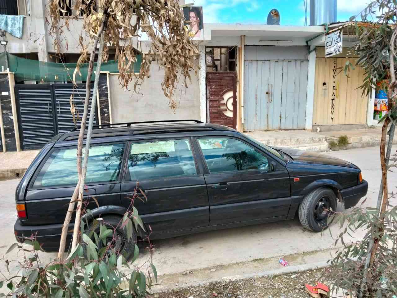 السلام عليكم
باسات بسمي شرط التحويل  

مكينة مال كصة وكير شرط

بطارية جديدة

كربون بانزين

موديل 1992

سنوية لي 29

السعر 38وبيها مجال
العنوان جانب الأيمن مشيرفه الأولى 

***********

***********
