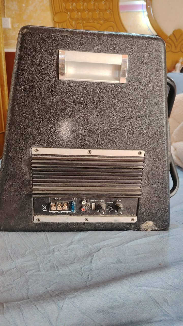 سلام عليكم شباب من رخصة مدير الكروب 
دمام SYZX ارقة شركة دمام مال طرق خارجية اللة شاهد علية صوت ودبة يهز السيارة شرط الفحص جديد لامصلح ولا ملعوب بي  حجمة 15 انج او اكثر ماعرف  شباب يفيد اهل اليباني  واهل الخطوط الخارجية سعرة 110 وبي مجال مكاني نجف كوفة ناحية العباسية تفاصيل اكثر خاص او تصال *********** وتوفيق لجميع ♥
