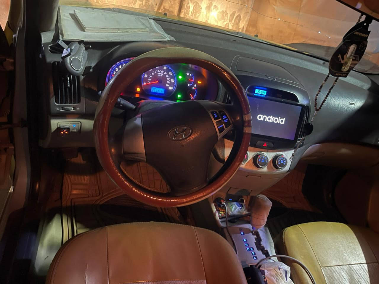 سلام عليكم النترا موديل 2008 محرك 2000
حادث باب خلفي امدل 
مع منضومه غاز  
اتصل على رقم ***********
السعر 95 وبيه مجال
