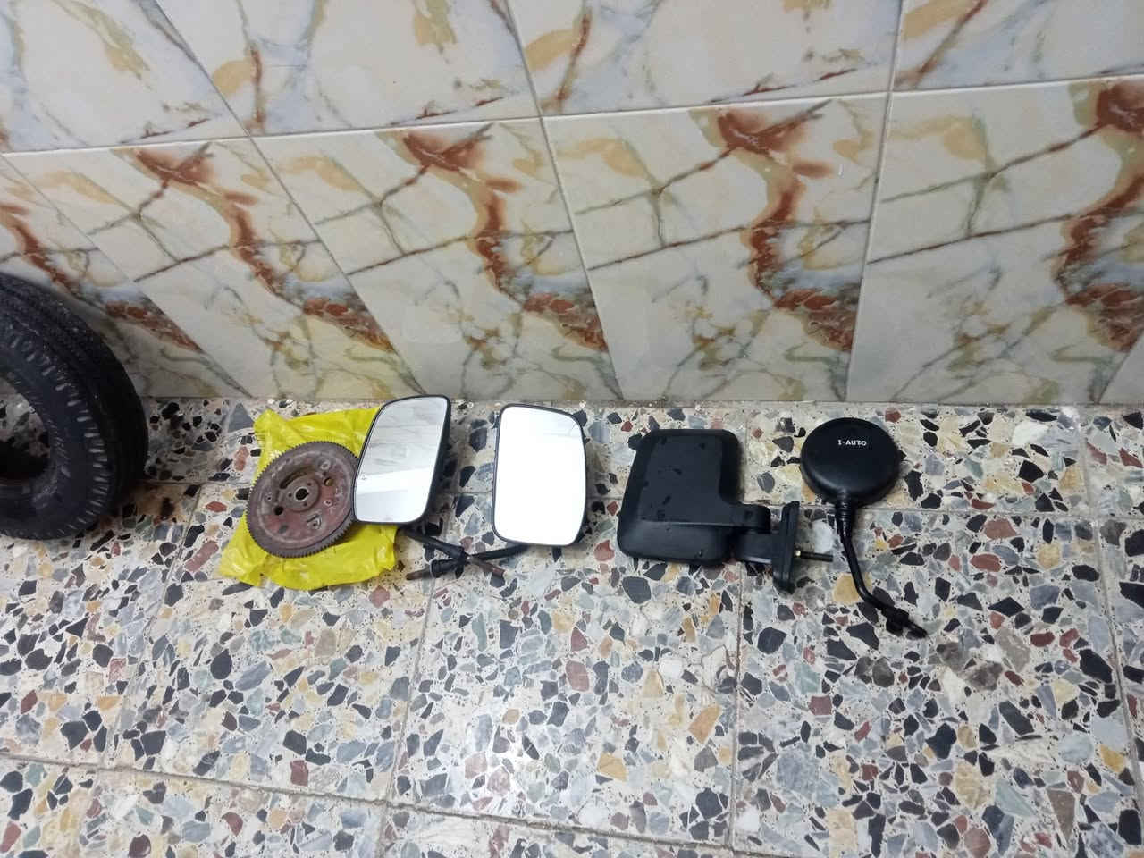 سلام عليكم اغراض تكتك البيع مستخدم قليل مكاني بغداد حي النصر/***********
