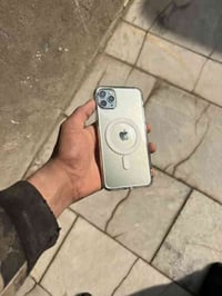 ايفون ١١ برو ماكس جهاز كلش نضيف فقط مستبدل شاشة احسن نوعية بل سوك جهاز...