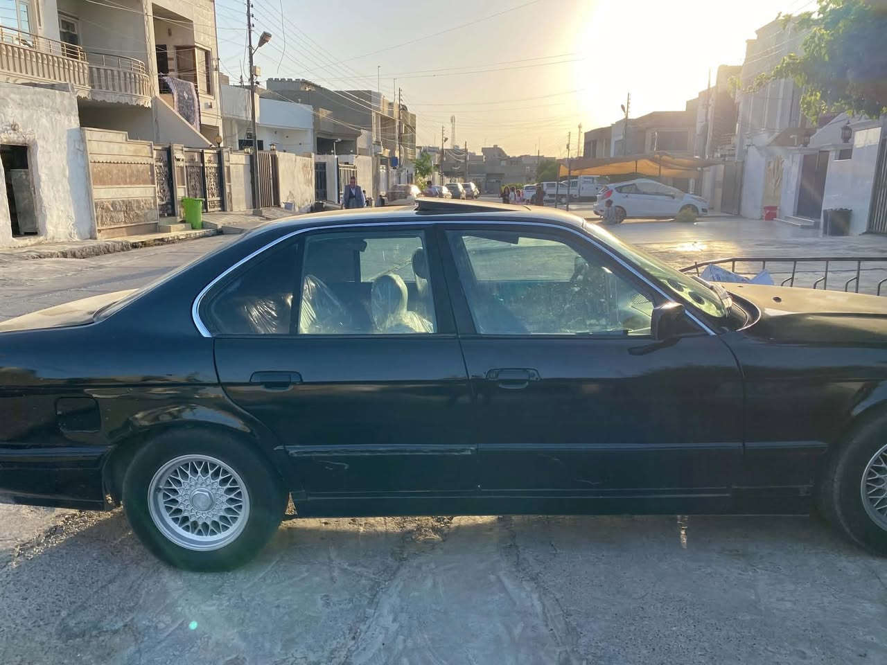 BMW 525 1992 
فوول فوول مواسەفات بەس گێر حادیە کوشن کارەبای کوشن جلد ناو فۆرمیکا پەردەی پشتی کارەبایە سلایتە تاخم تایە و ویل نوێی لەسەرە حیزام بۆیاخە لەسەر ساحە پشت و پێش کەپسە سەنەوی ئەسلی بەشەرتی بەناوکردن سەنەوی مانگی یەک بەسەر چووە هیچ خەرامەی لەسەرنیە بۆسەحرەکە ٤٥ وەرەقە و مەجال بۆ زانیاری زیاتر پەیوەندی بکەن بە کۆرەک ***********
وەتسئاپ ***********
