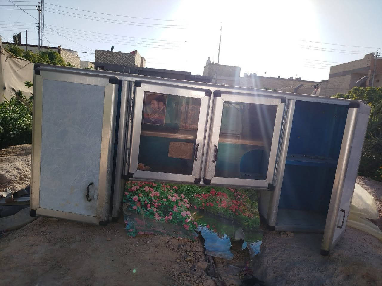 سلام عليكم كاونتر ثلاث قطع سنكي ابو حوضين او او كاونتر معلق او كاونتر ارضي مع طباخ كلهن سعرهن 350 وبيهن مجال كاونتر كبير مو صغير 
للتواصل على هذا الرقم  ***********
واتساب ***********
قليل التواجد على الفيس
