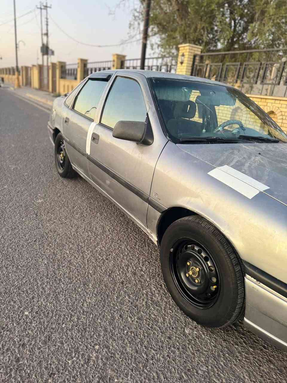 فيكترا ٩٣ بلاديه بدون صبغ محرك 20 كير عادي تبريد بلادي مو شغال رقم بغداد سنويه بعدهه ماساقطه سعر ٣٥ مكاني سامراء للاستفسار ***********
