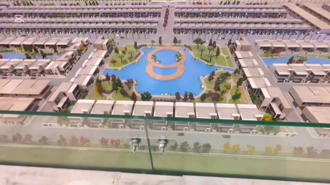 بحيرة الامنيات ✨
((استغل الفرصة من الان و لمدة اسبوع عروض على المقدمة و الدفعات على مدار ٤ سنوات ))
موقع المشروع في خط المجمعات الاول في منطقة المجمعات
 السكنية 
على مساحة ١٠٠ دونم /٤٦١ وحدة سكنية على مساحات ٢٠٠-٢٥٠-٣٠٠-٦٠٠
يمتاز ب: 
-تنفيذ شركة ccfg الصينية 
- يحتوي على ثاني اكبر بحيرة كرستالية في العراق  
- مول ٦ طوابق 
-مدرسة عالمية ( سيدرز البريطانية) الموجودة في دبي و لبنان و مصر و الان لاول مرة في كربلاء
-مساحات خضراء واسعة
-سكيورتي ،  صيانة ، مركز طبي 
عيش الحياة الترفيهة و ال vip الي تستحقها 😍✨🔥
للاستفسار :***********⁩⁩⁩⁩
