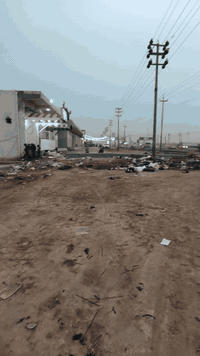 بسم الله الرحمن الرحيم 
السلام عليكم 
دار للبيع مساحه (450 متر ) 
ميسان حي المصطفى قرب علوه الحبوب الجديده . متوفر كافه الخدمات في المنطقه للاستفسار الاتصال ***********
***********
