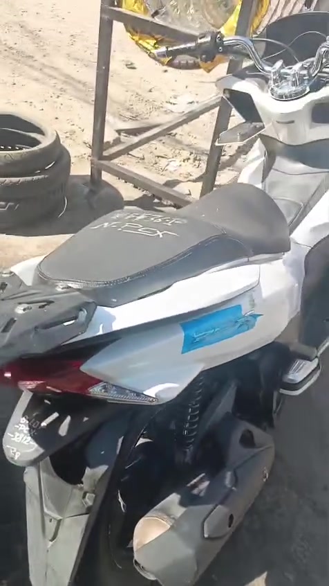 مره خصت ابو لكروب
بيسي اكس جيل ثاني لون ابيض تفاصيل أكثر داخل فيديو 
 بغداد مكانها حي القاهره شارع مخابز الخير
***********

