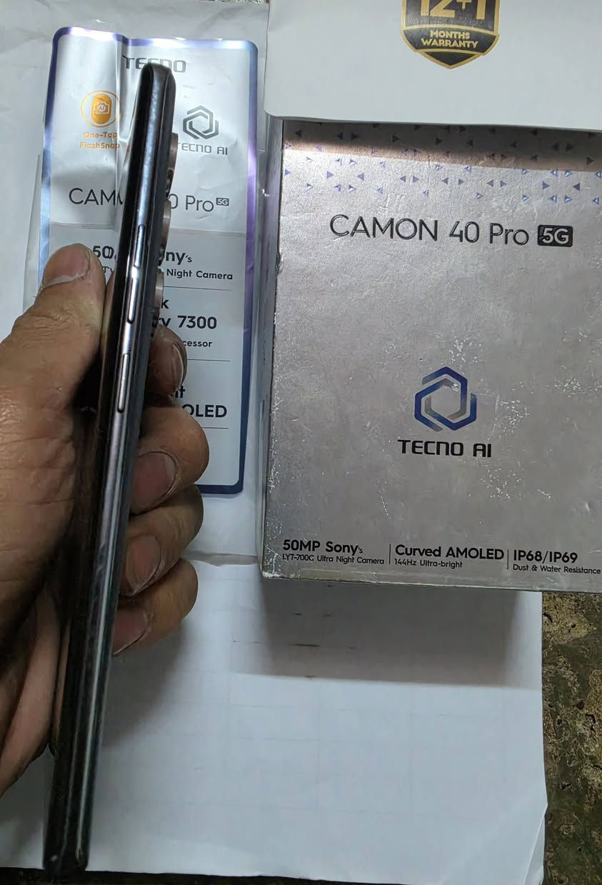 السلام عليكم 
متوفر تيكنو كامون 40 برو 5G
ذاكره 256 
رام 12+12 
انتبه 12+12 يعني 24 
جهاز مال بيت فقط بي فطر بل كلاس وما ماثر كلشي على الجهاز 
نضيف مال بيت اسعمال قليل وكامل الملحقات 
السعر 280 وبي مجال للطيبين 
التواصل خاص او الاتصال على الرقم ‎***********

