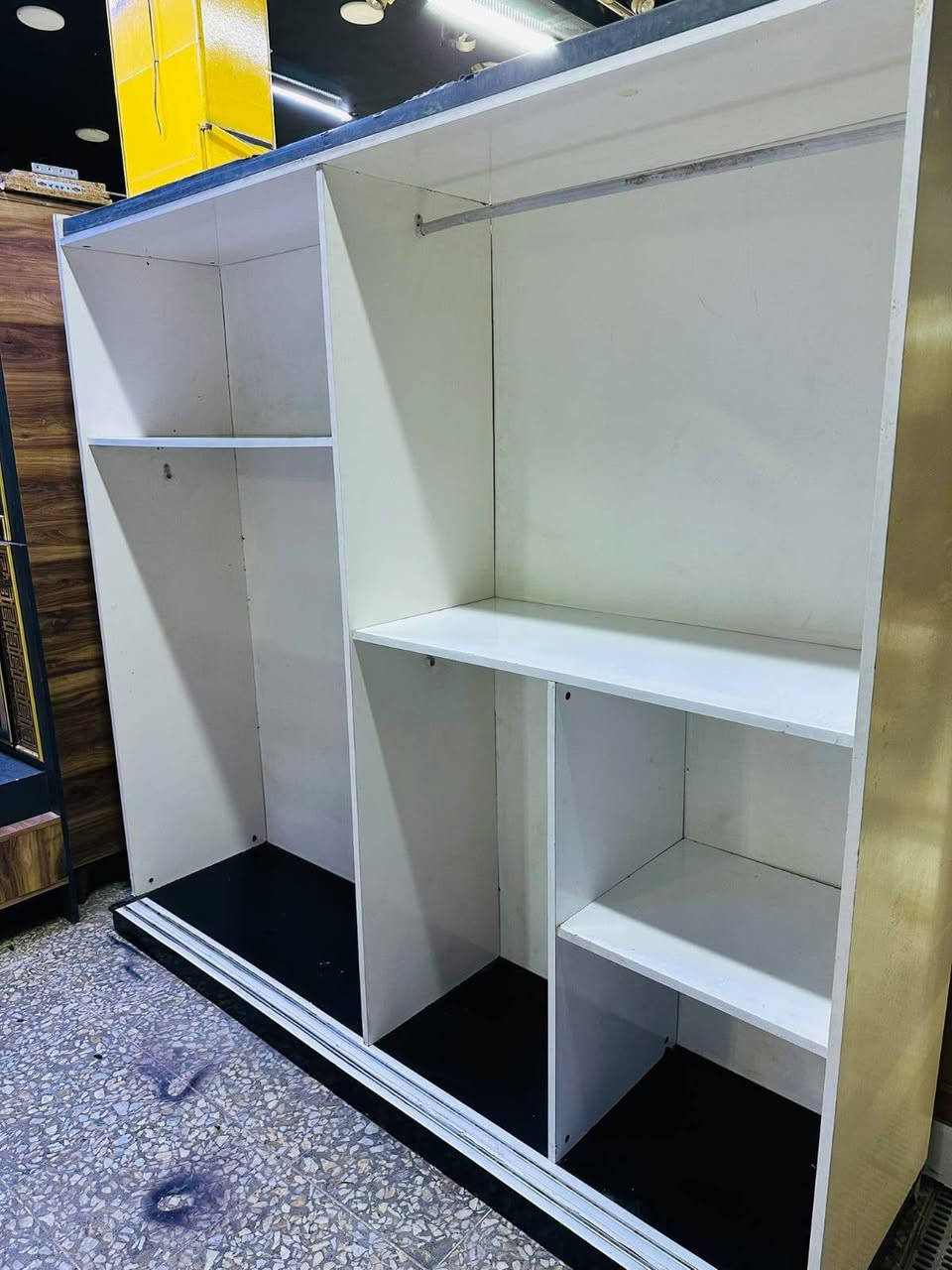 غرفه تركيه للبيع اي اضرار مابيها مكانها البلديات الضباط الثانيه سعرها 350 قفلها 300 وبيها توصيل 
مال بيت"


**إذا كنت صاحب هذا الإعلان وتريد حذفه لأي سبب، رجاءا أرسل رسالة إلى الدعم الفني**