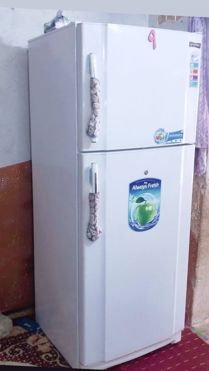 ثلاجه نوع كونكورد الحجم العملاق أكبر حجم تجميدهه فول مكانهه نجف حي الرحمه رقم الموبايل ***********
