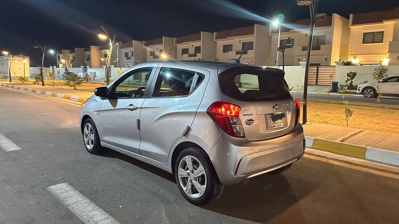 سلام عليكم شيفروليه سبارك للبيع أو المراوس موديل 21 رقم قادسيه معوقين بأسم بنيه جيراني باقيلها سنة وتفك أسويلك وكاله بيها ومن تفك تداور بأسمك 
سياره جاهزة وماشيه قليل 40km  حادثها مال أمريكا تبديل بنيد نفس اللون وهنا عدنا بالعراق باب خلف العبري صار بي خسفه بدلته  تبديل وصبغته  سيارة مكينه كير حداديه كفاله باتري جديد حداديه  سعرها 95 وبيها مجال ***********
