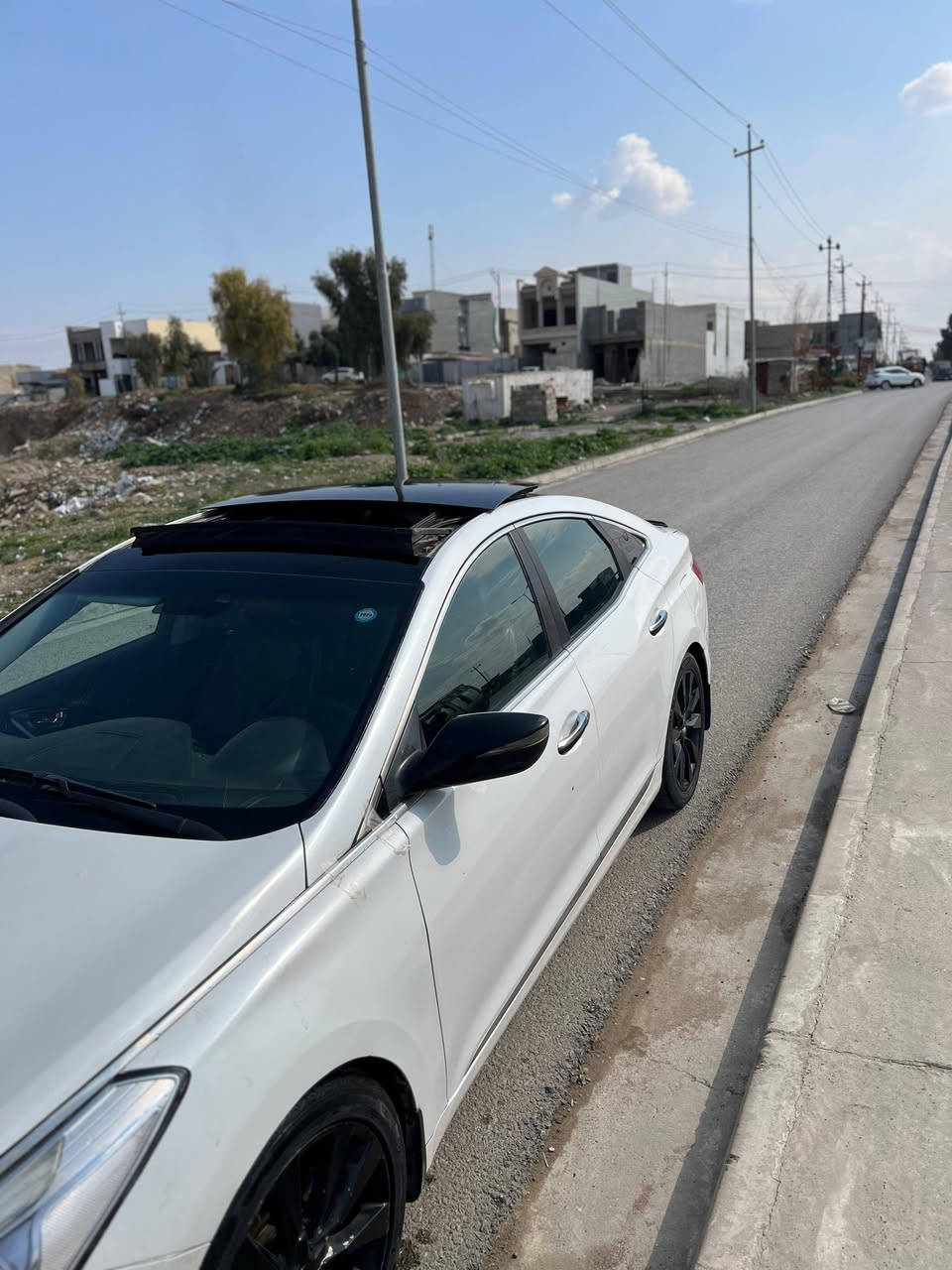 السلام عليكم سياره ازيرا موديل 2013
فول المواصفات
 رقم دولي سليمانيه
 بها صبغ جهه اليمين قطعتين وقطعه مبدله
 وجهه اليسار كما معروض بالصوره براس الجاملغ وبراس البوليد
 سياره واحد على واحد
 مكان السياره الموصل الايسر 
السعر 110 وبيها مجال وما اكطع سعر بل جهاز تجي وتددلل
***********
