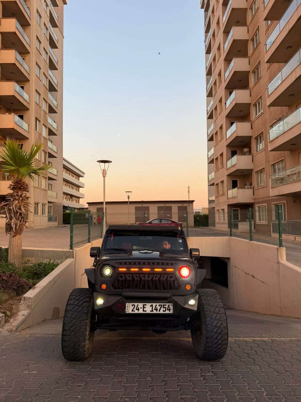 Jeep 2011 bas chamlox sboq bonet spurte be daxl ger makina aksl shart
*********** أربيل, العراق
