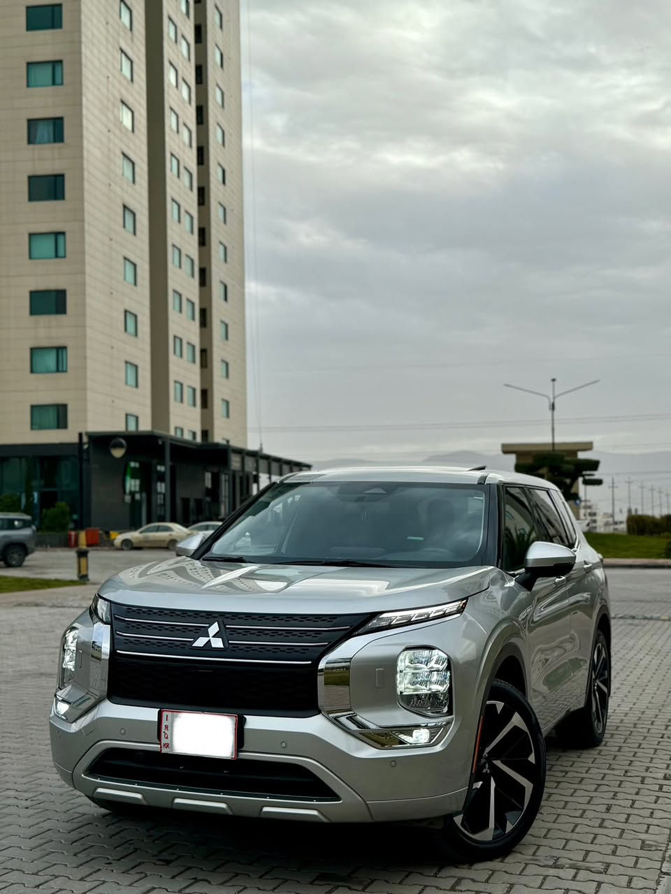 ‏Mitsubishi Outlander 2024 PLATINUM EDITION
ماشيه 12 الف فقط

حجم محرك 4 سلندر 2.5

بدون حادث

جملغ و باب خلفي كلير امريكا بدون ضرر 

‏‎المواصفات پلاتينيوم ايديشن

‏‎فول فول مواصفات

‏‎بصمة تشغيل

‏‎بصمة ابواب

‏‎المرايات شفط 

‏‎سقف بانوراما 

فور ويل 

گيج الكترون

كشنات تدفه استيرن تدفه

كشنات كهرباء سايق و سكن

‏Super ALL WHEEL CONTROL

‏‎كاميرات محيطية 

‏‎ 5 كاميرا 

‏‎5 رادار

سياره 7 راكب 

‏‎رادار امامي (تحديد مسار)

‏‎رادار جانبي (نقاط عمياء)

‏‎رادار خلفي (تحذير من الاصطدام)

‏‎تبريد قطعتين لمس

حساسات امامي و خلفي

‏‎تحكم وضعيات القيادة...Drive Modes 

صندق جك كهرباء كشنات تدفئة

‏‎تحكمات استيرن

‏‎استيرن تدفئة

‏‎هاند بريك بصمة

‏‎اوتو هولد Auto Hold

‏‎مانع انزلاق+ABS

‏‎شاشة كبيرة لمس

‏‎حساسات خلفية،

‏‎منافذ AUX+USB

***********📞

📍مكان سياره سليماني 

سياره بدون رقم تترقم شمالي فقط اربيل سليماني دهوك
