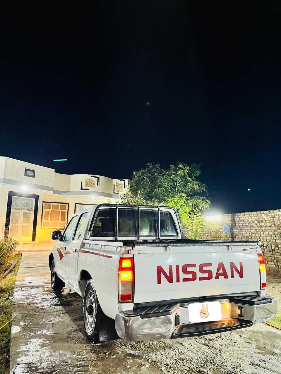 سـلام عـليكم *********** ☎️📞
بيكـم نيسان سعوديـه 
موديل 2012
السياره كفاله عامه ما عـدا بارد شويه بل جاملغ الوره صفحت السايق 
السياره خير من الله كير مكينه تبريد تدفئه حداديه جديده 80/100 السياره مالت جناي علا نضافه وجدده السياره كلها علا بلادد 🩶🆕رقم بصره مشروع وطني مداور لمته ما يـعجبك اداورلك سـنويـتها لسنـة 2029 العـنوان الدوانيه السعر مناسب تصل علا رقم 👆🏻
