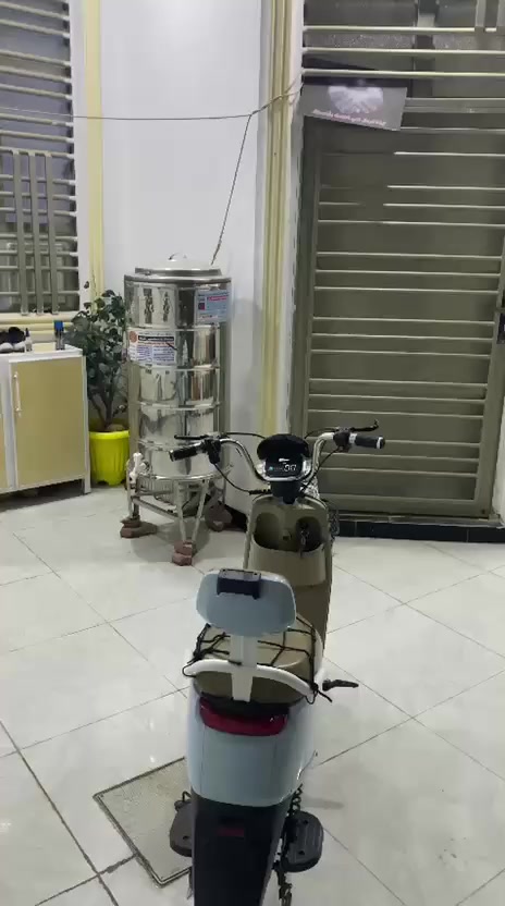 دراجة شحن الاسم (08) ياباني وليس صيني ((ياباني)) للبيع حجم 15 اربع بطاريات كبار كبار مديل2025 صحة البطاريات٪100 تجي تفحص الملف فولل 500واطwitt السرعه 64 وهمي 50 حقيقي العقل مفول دراجه حلوه لايت لد زنون نشره بلايت نشره وره اشاير بريكات دسك وقفل بيه جنطه الدراجه من جبته ما عطلت ابدد بس بنجر صار بيه السعر 450 وبيه مجال للستفسار ***********
