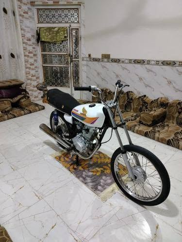 السلام عليكم شباب دراجه للبيع
(للبيع مستعجل السعر 650 وبيها مجال قليل ولي مايعجبه السعر كلشي موجود بل سوك) 
نامه متياز محرك 24 شاصي نامه برو موديل 20 الدراجه
(أوراق أوراق أوراق اصولي)
محرك شلعه شك الكاع مفتوحه ولفات فقط الدراجه نضيفه عوزها ترتيبات بصيطه
مكان الدراجه دوانيه مركز للإستفسار /***********
