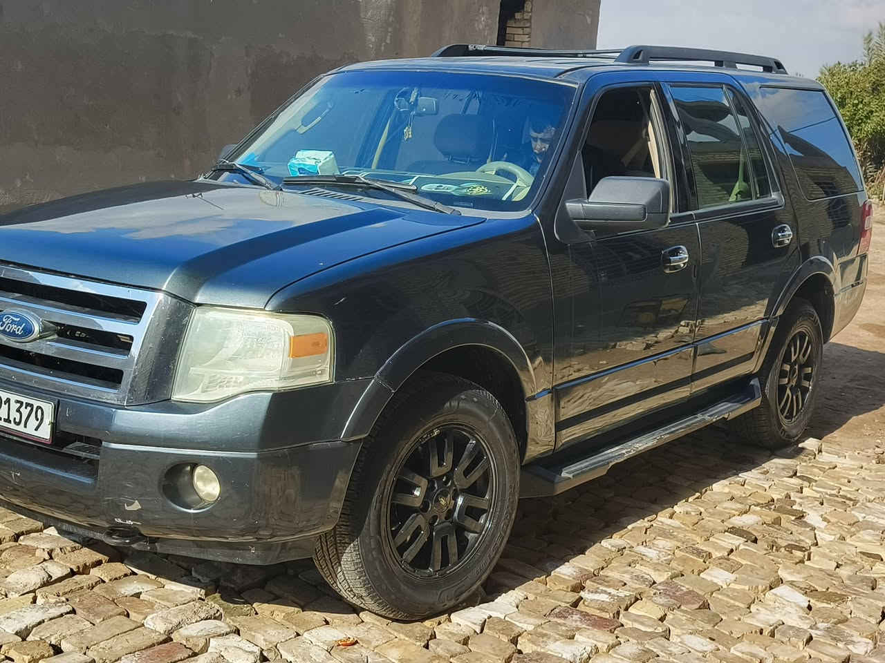 سلام عليكم فورت اكسبديشن
موديل 2009
سياره جديده ظرر البنيد تبديل
جاملاغات اماميه فقط صبغ بدون معجون بدون بارد
مكينه كير حداديه تخم تاير جدد 
سبعه راكب سنويه جديده بئسمي 
السعر 115وبيه مجال بدون مراوس فقط بيع
العنوان الديوانيه الستفسار اتصل***********
***********
نواقص السياره يده باب السائق الخارجيه
طوافت بانزين فقط لاغير بلعافيه علياخذهه
