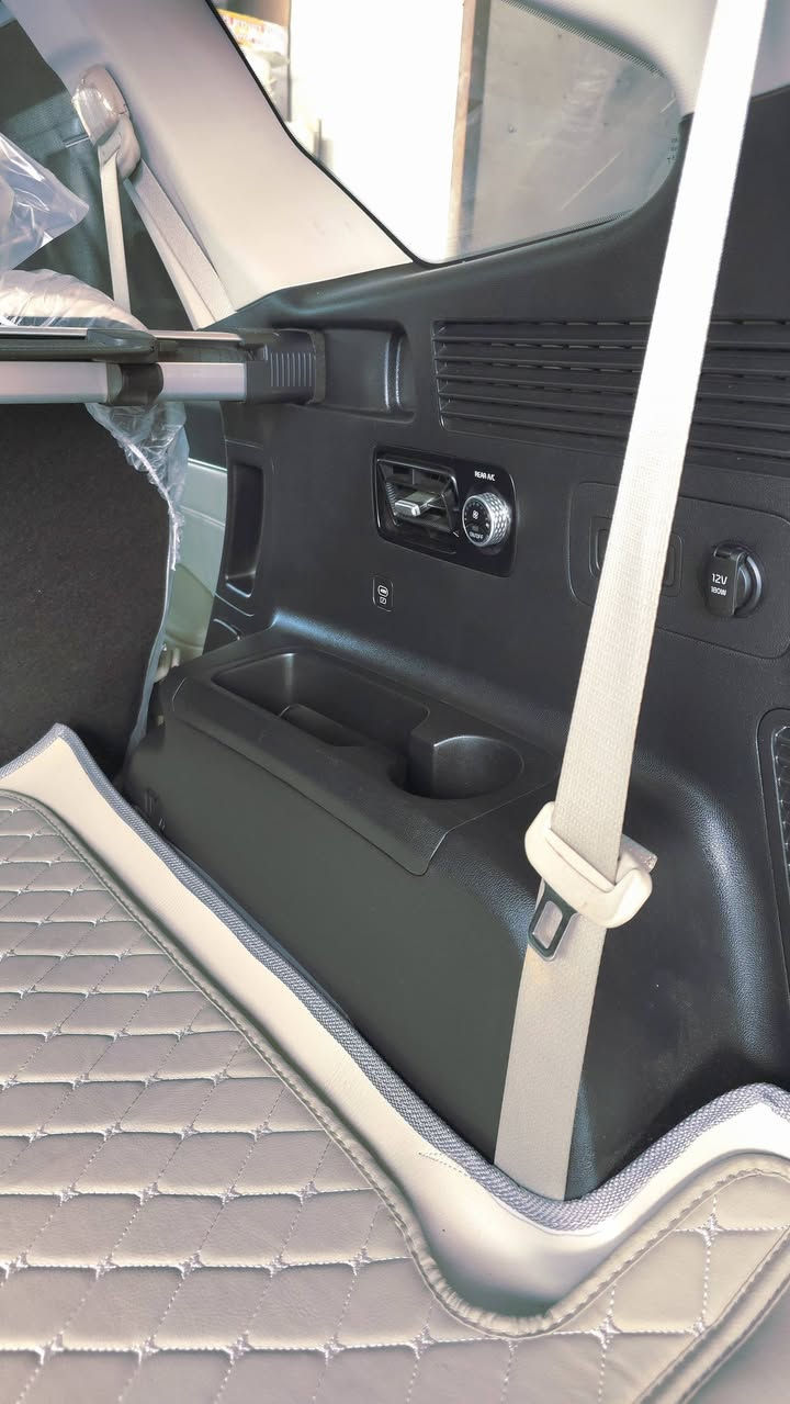 السلام عليكم
للبيع للبيع فقط 
سورنتو خليجي موديل  2024
  4 سلندر  مكفولة كفالة عامة 
 رقم بغداد  دولي 
بانوراما  
السعر  270 $
الشراي يتصل 
(( *********** )) واتساب فقط
