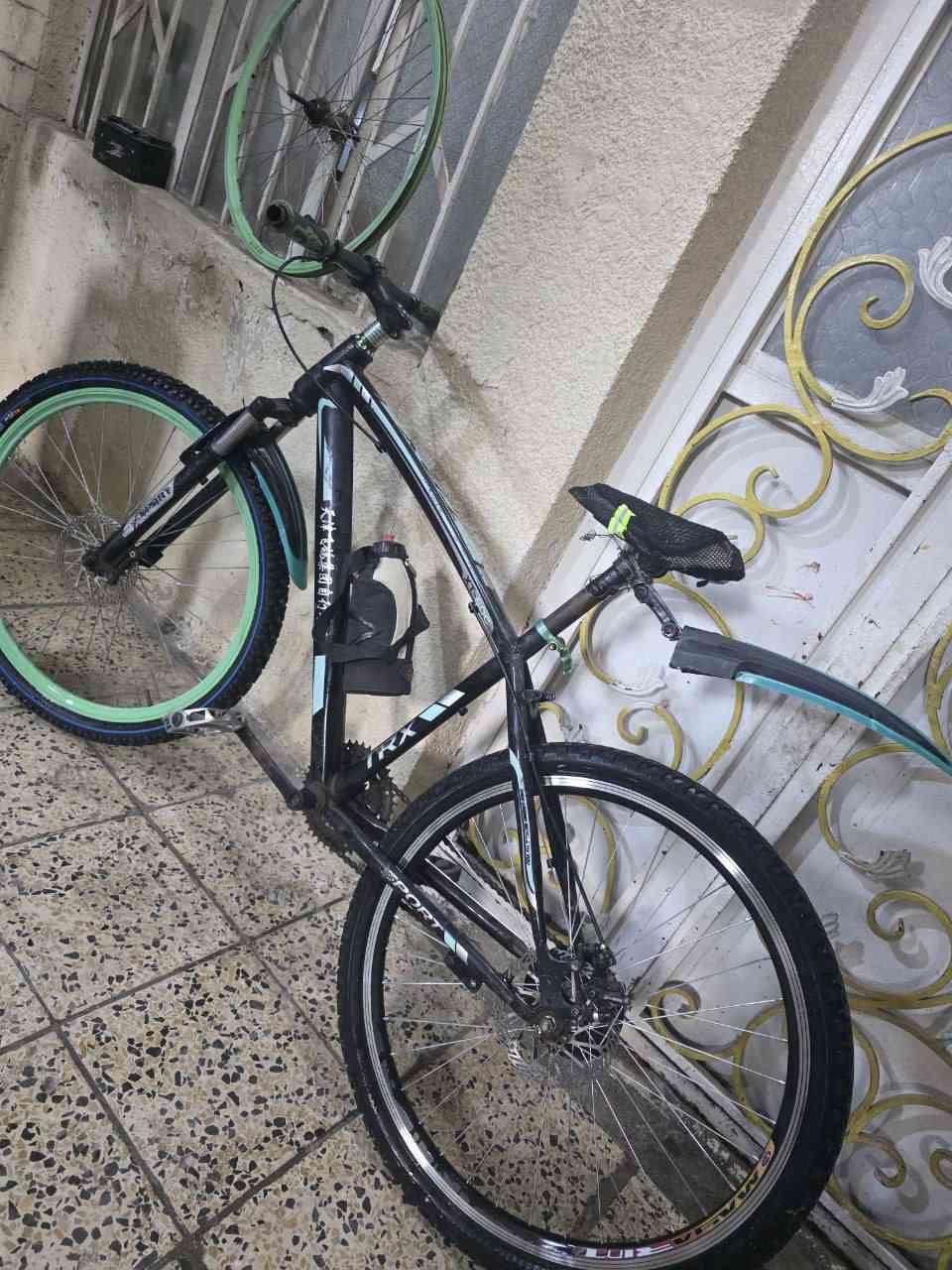 شباب سلام عليكم السعر ١٠٠ الف مستعجل عليه مكاني في بغداد وهذا رقمي واتساب ***********
