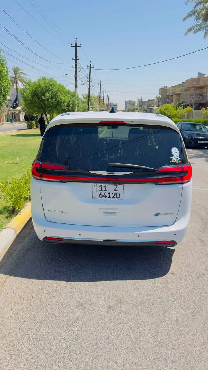 سلام عليكم دوج گلايزلر هايبرد للبيع موديل 2023 رقم بغداد تحويل ثاني يوم 
ملاحضه/حادث السياره جاملغ خلفي بدون دواخل  
بجم السياره كبس 
ماشيه 29 الف
السياره فول مواصفات بيبان كهرباء الجنطه كهرباء كامرات حساسات امامي خلفي كشنات تدفأه و تبريد 
و بعد بيها هواي مواصفات تحديد مسار مثبت سرعه 
كشن خزن بعد بيها هواي مواصفات السياره جديده 

مكان السياره بغداد البلديات قرب الامن العامه 
للاستفسار ***********

سعر 265 و بيها مجال للشراي
