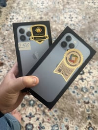 ايفون ١٥ برو ماكس 256GB عربي شرق اوسط  مكفول من شخط وزلغ وتصليح بطاريه...