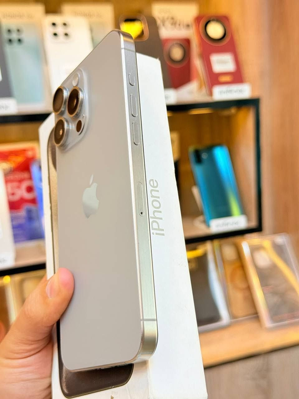 أيفون15 برو ماكس  ذاكره 256 بطاريه 95 اعتبره فاتحه بيدك من كارتونه ممبدل بي شي مع ضمان5ايام نضافه 100‎%‎ كامل ملحقاته  وتر بروف عل حاسبه كله نورمل
⭕️متوفر اقصاد رافدين منصه⭕️ 
 مكاني بغداد البياع شارع 13 مركز الريس للموبايل
السعر مليون و 75 الف  
***********
أيفون15 برو ماكس  ذاكره 256 بطاريه 95 اعتبره فاتحه بيدك من كارتونه ممبدل بي شي مع ضمان5ايام نضافه 100‎%‎ كامل ملحقاته  وتر بروف عل حاسبه كله نورمل
