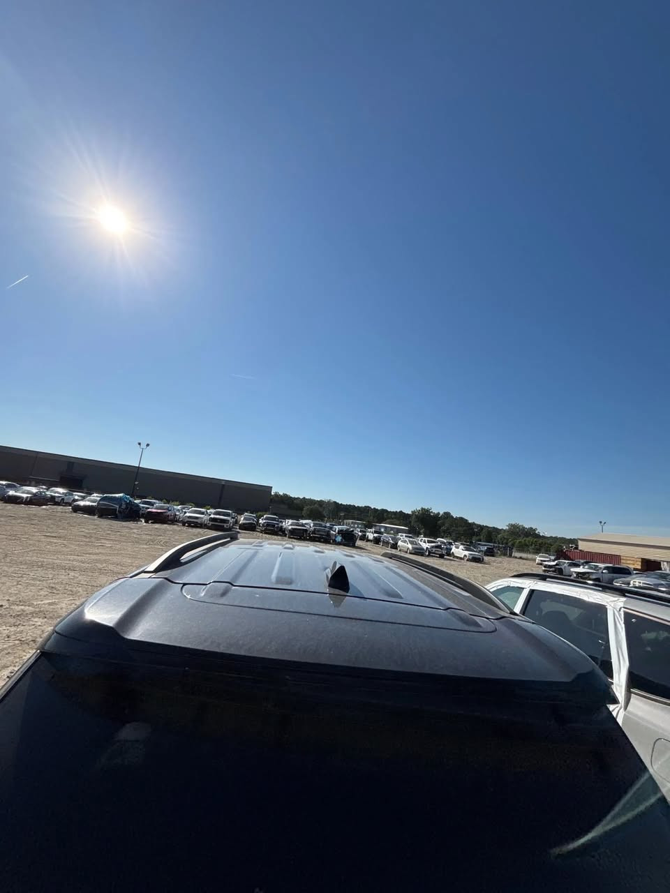 📢 إعلان بيع سيارة: شيفروليه ترافرس 2025 (Chevrolet Traverse LT)

السيارة بحالة ممتازة

✨ المواصفات الأساسية:

    الموديل: 2025.

    الفئة: LT (عائلية، رياضية، وعملية جداً).

    الهيكل: SUV / Wagon (أربعة أبواب، مساحة واسعة ومريحة جداً للرحلات والعوائل).

    المحرك: 2.5 لتر، 4 سلندر (2.5L I4 DOHC 16V Gasoline) - اقتصادي جداً وقوي في الأداء.

    نظام الدفع: دفع أمامي (FWD).

    رقم الشاصي (VIN): 1GNERGRSXSJ256255 (متاح للفحص الكامل).

💎 نقاط القوة والتاريخ الصيانة:

    مالك واحد فقط في أمريكا (1-Owner Vehicle).

    سجل صيانة دورية ممتاز ومنتظم: السيارة تمتلك سجل صيانة يتضمن 11 إجراء صيانة دورية (تبديل زيت وفلاتر، فحص فرامل، وفحص سلامة عام) وكلها كانت تتم في وكالة مخصصة (South Charlotte Chevrolet).

    الممشى الحقيقي: حوالي 48,434 ميل فقط.

⚠️ ملاحظة (تقرير الكارفكس): متوفر

تاريخ الوصول للاردن هو نهاية شهر 7 القادم

💵 السعر المطلوب: [ , 205 ورقة] واصل للاردن بدون تصليح 
***********
