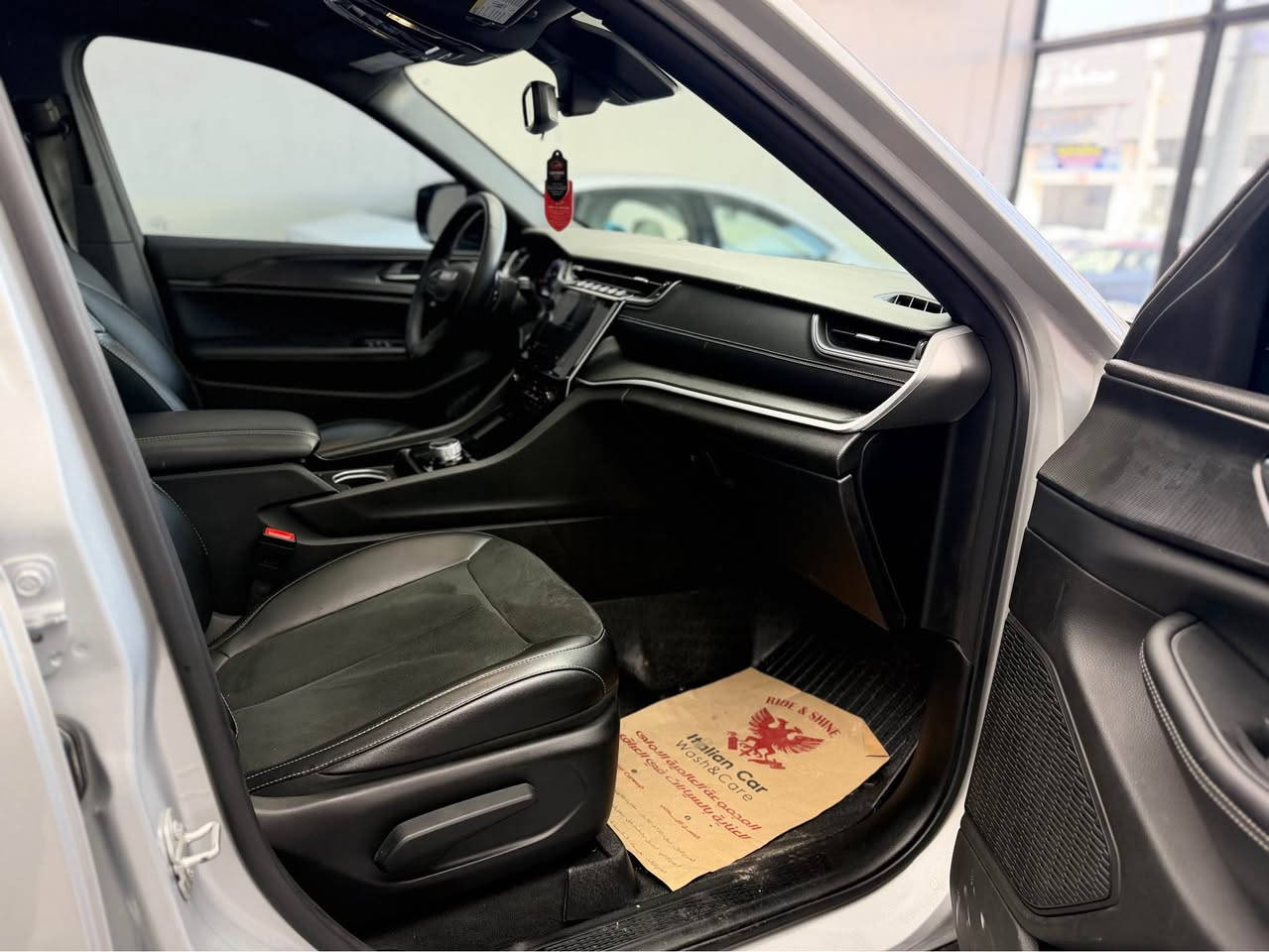 جيب كراند شروكي 5 راكب 2024 بلاك توب فول ترقيم جديد كتاب تضليل كامل ماشي 20 الف بدون صبغ ارباك سليم فقط تعديل بارد صور الضرر مرفق بجم كبس مكان أربيل شركه مصطفى كارس بيع مراوس سعر 305 ورقه للاستفسار***********/0750326500 أربيل, العراق
