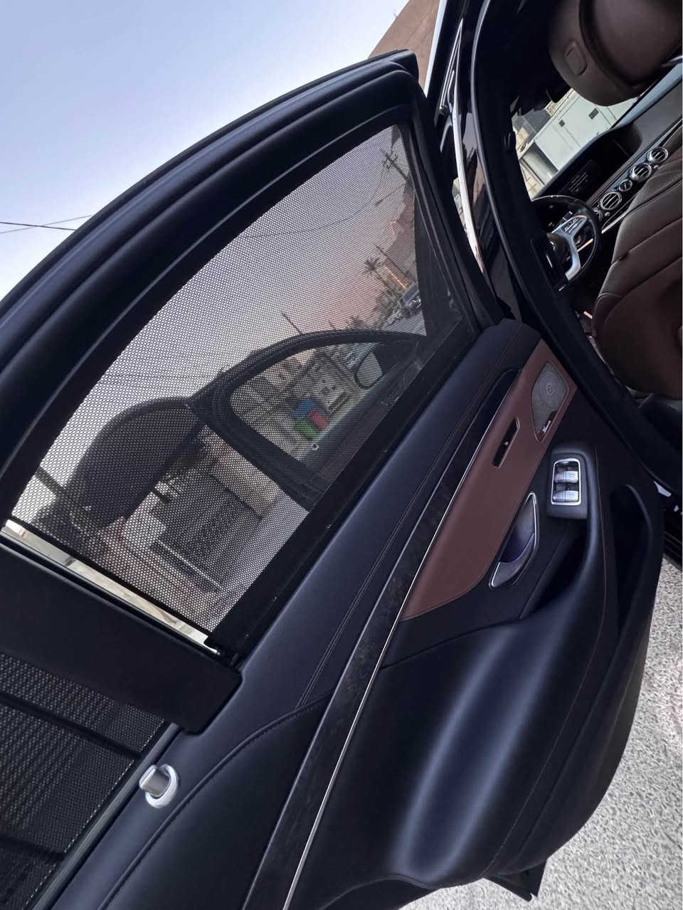 اس ٥٨٠ جديده ٢٠٢٠
٤ فصوص فوول 
٨ سلندر 
بانوراما 
داخل قهوائي 
دبل ماوس 
بوب شفط 
رادارات وكامرات بكل اتجاه 
ماشيه ٨٠ 
بدون اي نقص 
حادثه دعاميه فقط صور امريكا موجوده  وبيه كلير من امريكا بيبان اثنين وجاملغ فقط كلير بدون حادث او فتح او اي ضرر 
تنباع برقم مميز او عادي 
كراده شارع ٦٢
اتصل على 
***********
*********** بغداد, العراق
