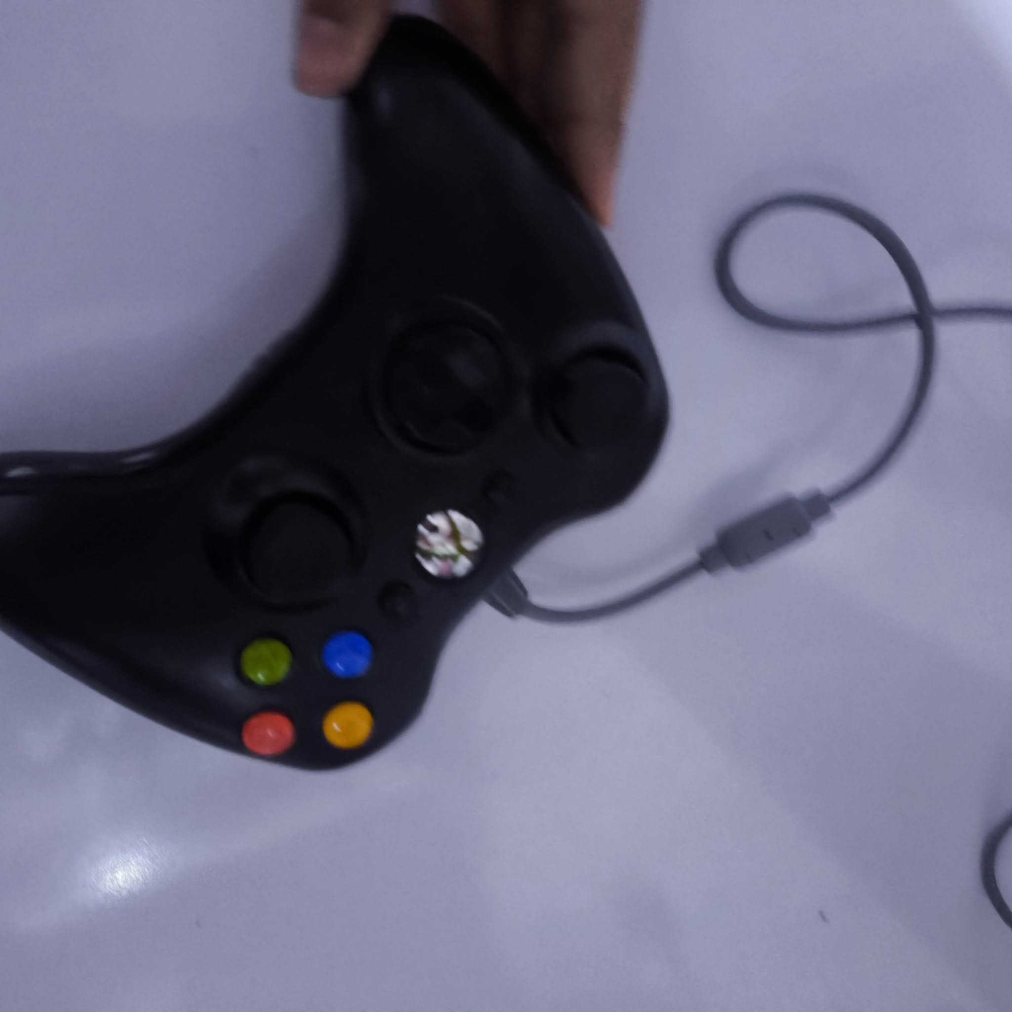 اكس بوكس 360فول نضافه يجي ويه هارد بيه 36لعبه وجوستك 2السعر 150وبيه مجال المكان البصره قضاء المدينه الرقم ***********
