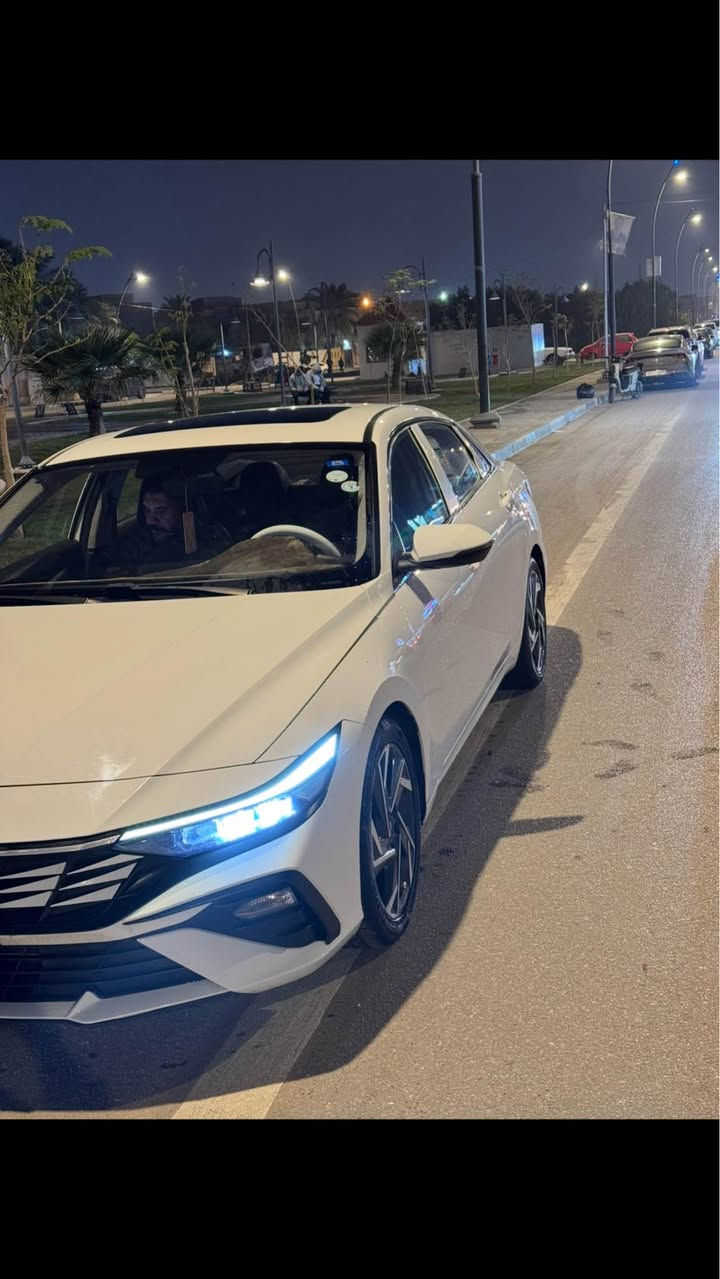 الانتره 2024 تجميع صيني 
سياره جديده كفاله عامه 
بيها فقط طخه بسيطه كلش 
1500 دبل نوزل _ حساسات _ شاشه _زنون _تايرات جدد
رقم اربيل 
المكان البصره جنينه شارع التجاري 
145 وبيها مجال
*********** البصرة, العراق
