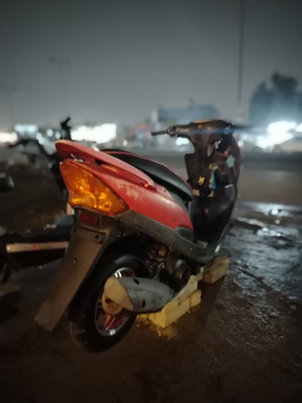 السلام عليكم دراجه ماكس عدله البيع الدراجه كدامكم جرد واحد دراجه 49 ابلادي عامتن الكهربايات كله شغاله نكره وسلف وهندر شغال  ؟ *********** مكاني بغداد الزعفرانيه  السعر 700 وبيه مجال الشراي
