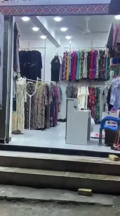 سلام عليكم محل البيع عنوان المحل شارع الكفيل ازياء الخاتون مقابيل بيت عماد المصور شراي يتصل رفاعي ***********
