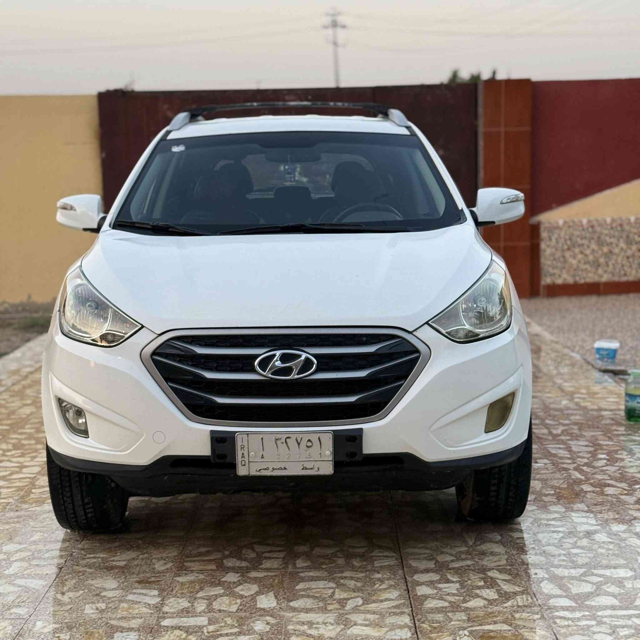 السلام عليكم توسان  وارد امريكي مديل 2013 رقم واسط محرك 2400دوش السيارة بيهه قطع صبغ بدون دواخل ابيع حزام كير محرك تبريد مكفولات 
السيارة بصمه بلادي شاشه كبيره كامره دواره
محرك دوش 2400 بدون فتح
كشنات جلدوكهرباء              السعر 110
تحويل مضمون صورالحادث مرفقه مع المنشور
فول تحكم ستيرن
مكان السياره واسط مركز المدينه
***********
***********
