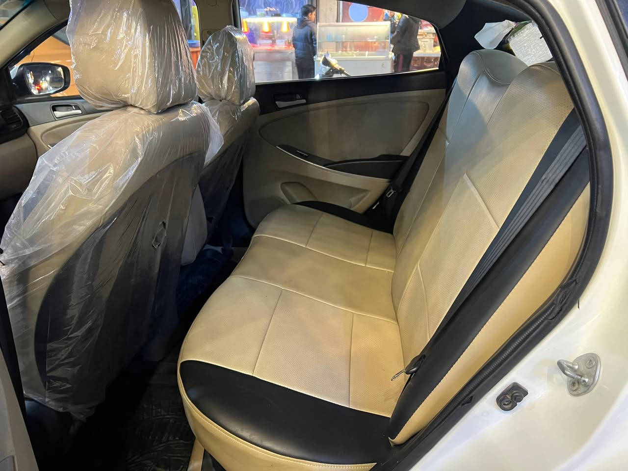 اكسنت موديل 2015

ضرر اثر شخوط فقط لا معجون ولا حار 
 موضح بسونار 
محرك 1600 دوش  ماشيه 113

رقم بغداد ( جديد)تحويل ثاني يوم
السعر. 103 وبي مجال قليل كلش 
المكان بغداد الاعظميه
***********
