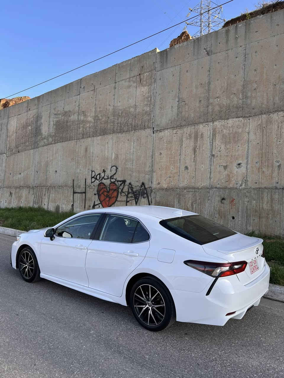 السلام عليكم
Camry SE 2024 / كامري

محرك  2500cc بانزين 

السيارة للبيع فقط 💯

الضرر : ربع بنيد صبغ + نص باب سكن صبغ + جاملغ امامي طرف اليمين تبديل شركة نفس لون 

المواصفات
• شاشة كبيرة
• كاميرا خلفية 
• رادار امامي
• مانع تصادم
• محدد مسار
• تصحيح مسار
• مثبت سرعه
• مانع انزلاق
• استيرنق متحرك
• تحكم طارة
• نقطة عمياء
• مانع تجاوز
• حساسات مانع تجاوز
• اضوية اماميه زنون LED
• اضوية خلفية LED
• ليد زنون نهاري
• ويل قياس 18
• نظام ECO + TRIP 
• نظام GPS + خرائط
• نفكيشن
• 3 أنظمة قياده ECO / Normal / Sport 
• اوامر صوتيه
• بلوتوث
• مدخل USB 
كفاله كير مكينه

السعر : 208

مكان السيارة عقرة 

***********  كورك / واتساب
