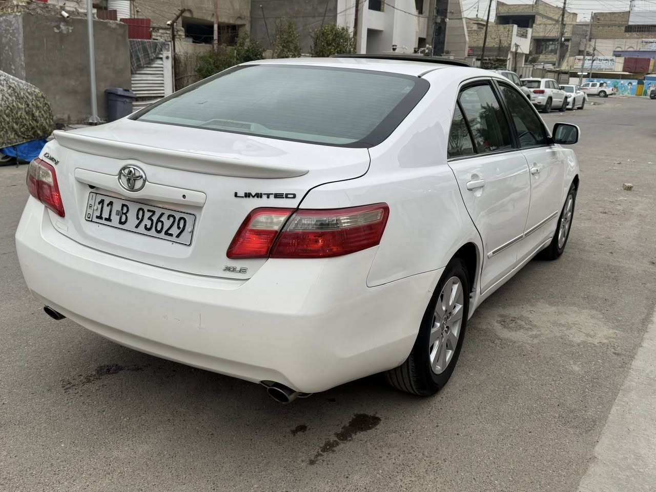 سلام عليكم 
للبيع تيوتا كامري 2009 فوول مواصفات لمتد محرك 3500 سته سلندر بلادي وبدون اي خلل كير بلادي
حداديه خلفي امامي مبدله جديد تخم تاير تدفئه تبريد كله شغال وبلادي كهربائيات كلشي شغال وبدون نقص 
وارد امريكي صور لحادث بلمنشور تلث قطع صبغ فقط بدون تبديل بدون ايرباك وبدون دواخل
سياره جديده ومشيه قليل وبلعافيه للياخذه مال جناي وبدون اي نقص بلسياره من كل النواحي
رقم وهزه جديد سنويه لل2030 تحويل مباشر 
سعر 105 ومجال بسيط 
اخوان لتقيسوه بلمصبوغات حزام وعام وبيهن شواصي لسياره لمتد فول اعلى مواصفات ولون ابيض وبدون ايرباكات وبدون دواخل وبلعافيه للياخذه
مكاني بغداد الشعب مقابيل سوق شلال
***********
