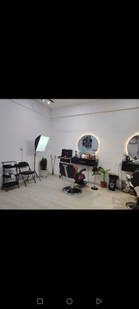 ميز حلاقه ٢ • مرايه ٢ • نشره خلف مرايه