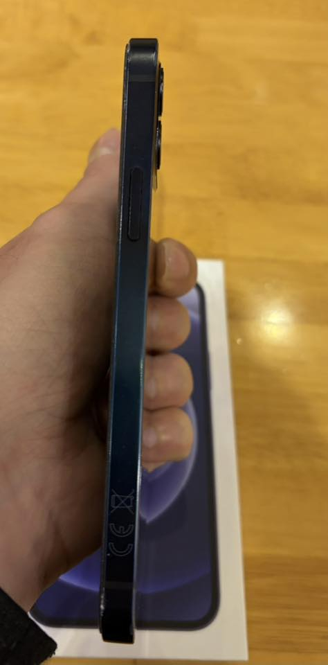 السلام عليكم للبيع ايفون 12 عادي اسود ذاكرة 128 شركة ماستر بطارية 81 نظيف جهاز على وضع وكالة بدون اي تبديل سعر 385 الف وبية مجال  للاستفسار ***********
