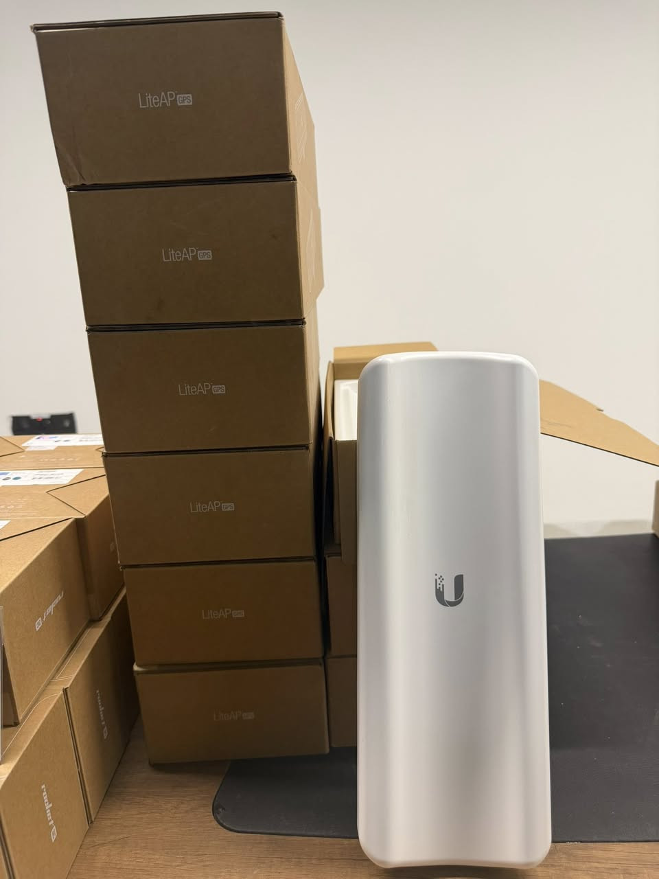 توفر لدى مكتبنا 
سكتر gps ac سعره 140 الف
سكتر ac لايت سعره 130 الف
سكتر مدمج 921 سعره 140 الف
سكتر نيكست 120 سعره 60 الف
روكت Ac سعر القطعه 140 الف 
روكت تيتانيوم مع محولة سعره 70 الف 
912 سعره 70 الف m2
  دلتا لينك انتي نويز 23 سعره 40 الف
بور بيم Ac سعره 100 الف 
بور بيم m2 سعره 90 الف 
دعسوقة بث واستلام زواية 90 درجة سعره 50 الف
يوجد لدينا توصيل لكافة المحافظات
***********
