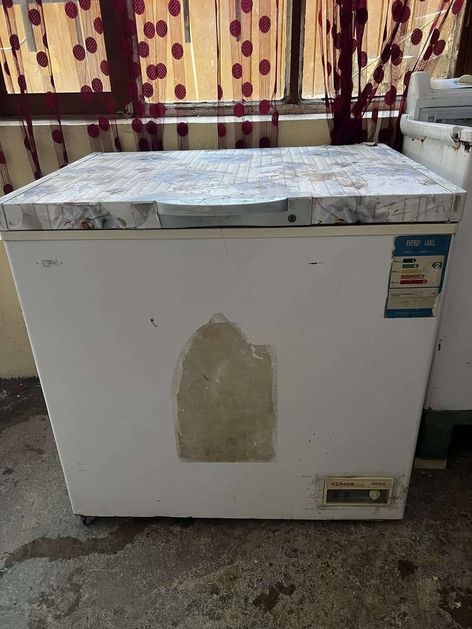 سلام عليكم للبيع براد حجم 10قدم شرط السعر 130   الف قفل مكان حي السماح قرب محطه المشاعل ***********
