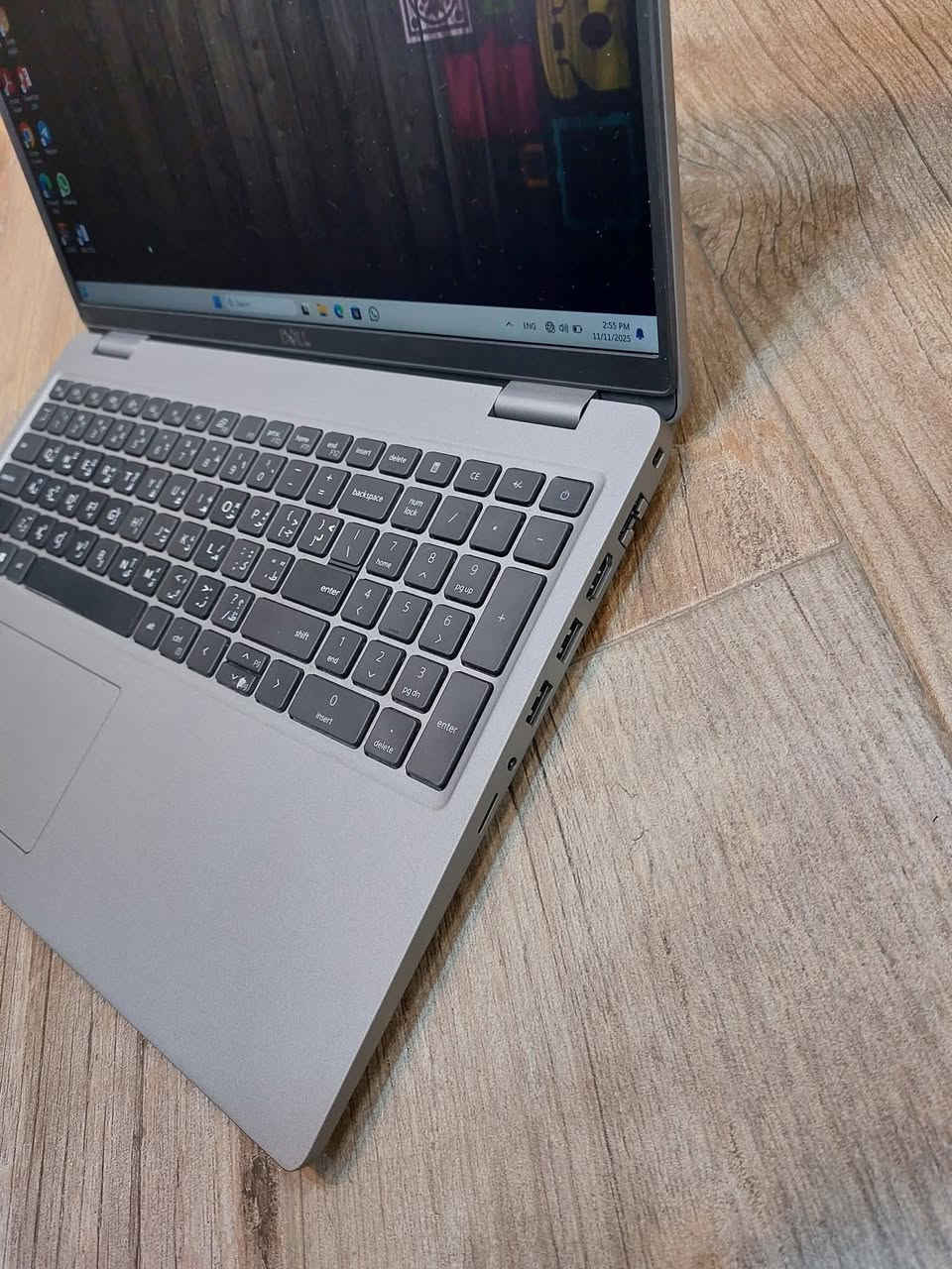 لابتوب سلم خفيف حديث معالج قوي وجيل عالي DELL 5520 Ci5 جيل حادي عشر  شاشة كبيرة 
. 
 السعر 385 الف  مع التوصيل والحقيبة والشاحن الأصلي 
. 
 النظافة شرط اخو الجديد وعل الفحص وين تريد
مناسب للدراسة والبرامج المكتبية والطباعة والتصفح والامن السيبراني وغيرها من البرامج 
……………………

 المعالج Core i5-11th جيل 11
 ذاكرة الوصول العشوائي (الرام) 8GB 
 التخزين( الهارد) SSD 256GB 
 مقاس شاشة 15.6 انج دقة عالية 
 منفذ HDMI & TYPE C 
شاحنة Type c 
 كيبورد  عربي انكليزي
الرام والهارد قابل للتطوير 
………………………………… 
***********
