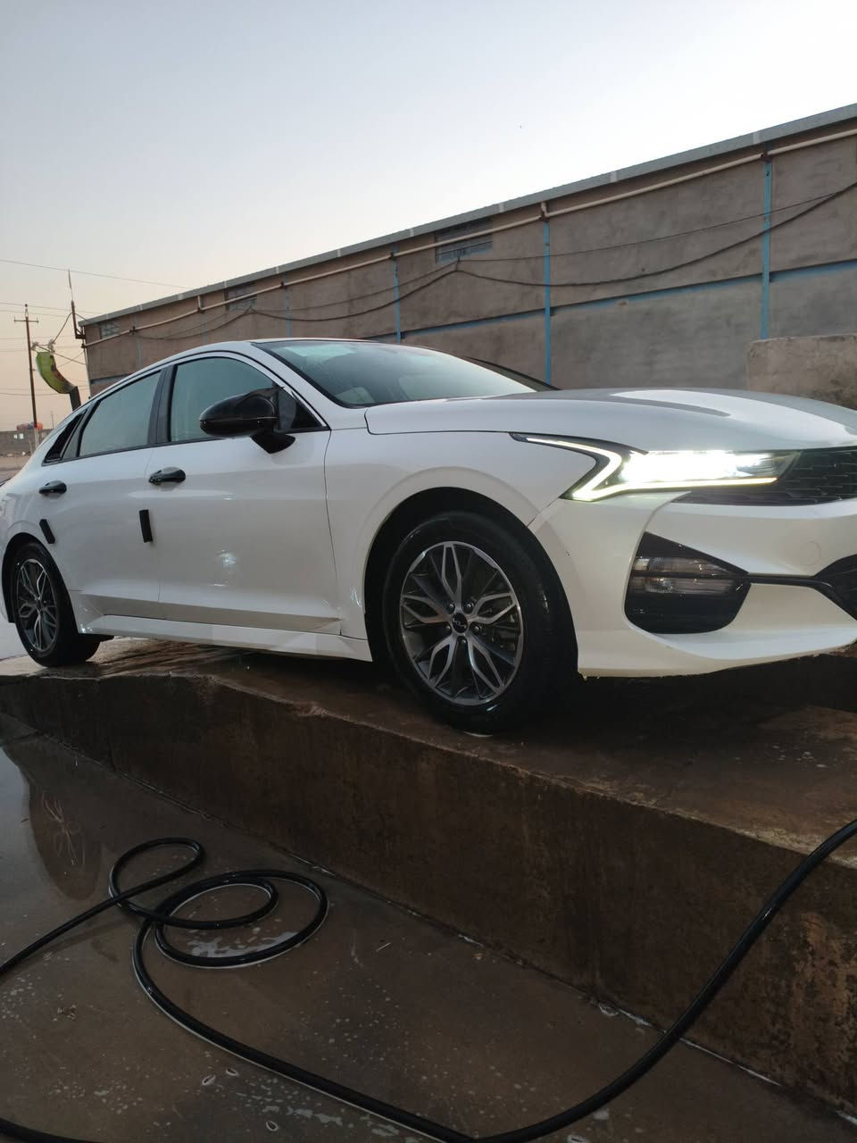 سلام عليكم كي 5 موديل 23 وارد كوري غاز بلادي وبيهه منضومه اضافيه يعني 140لتر 
بيهه باب خلف السايق صبغ وبنيد صبغ فقط باقي كفاله مواصفات فول عدا الفتحه مكاني ديوانيه سعر 195 وبيه مجال 
‏‪0783 809 8224‬‏
