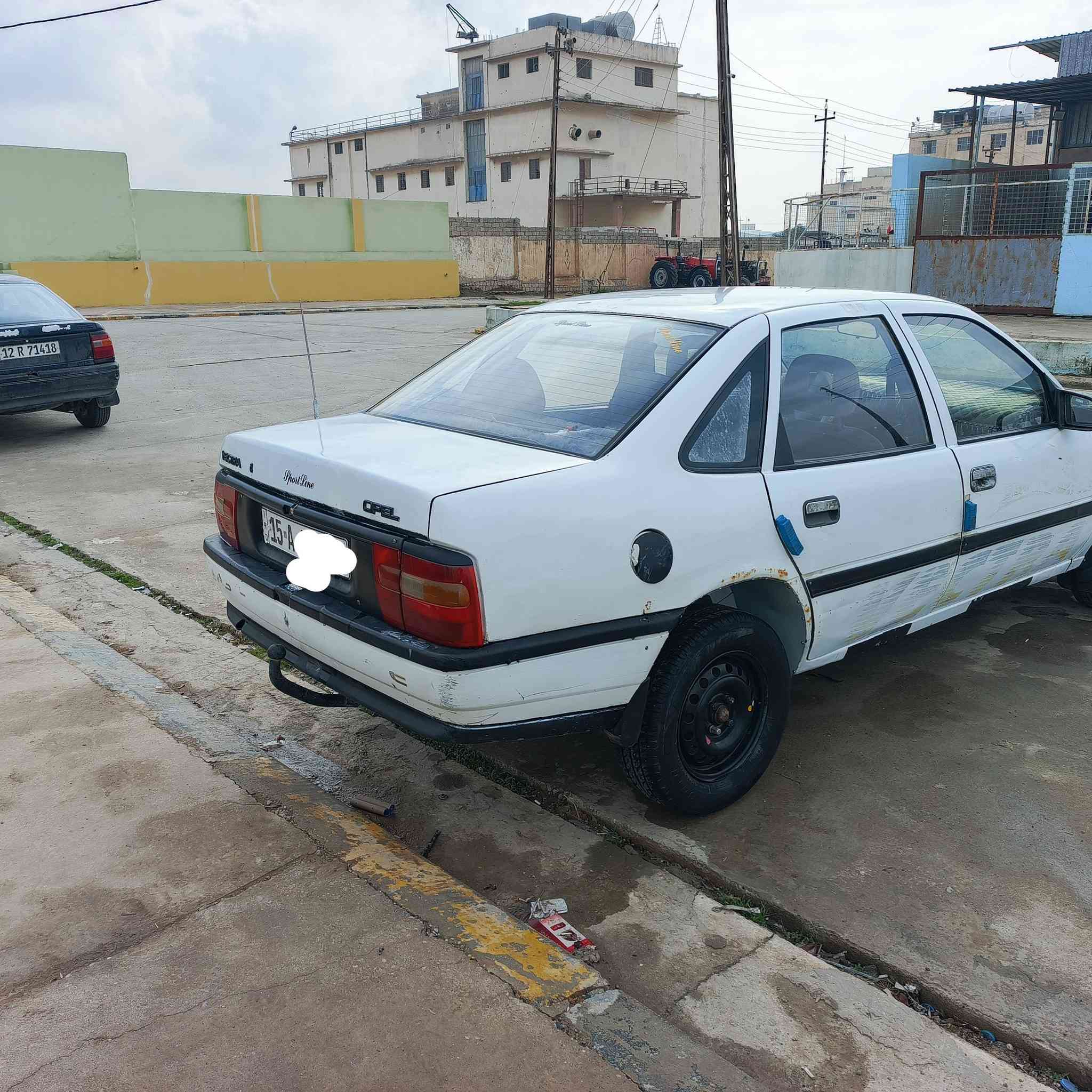 السلام عليكم اوبل فكتره للبيع حجم 18 سنويه لي 27 مشروع وطني محرك كير شرط طخم امامي خلفي معمر جديد السعر 35 /  ***********
