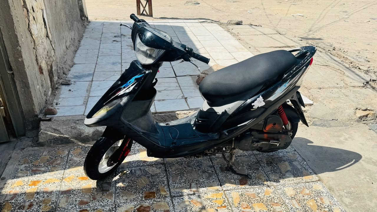 ماكس عدله بلاديةًوالنظافه كدامك بيها شغله بسيطة بس تنقيص دهن تريد تسويها تريد تبقيها ما تاثر بس كون كل اسبوعين تبدل دهنها دراجة جاهزه من كليش والسعر بس 600 شراي راسلني مو شراي لا تعبني ***********
