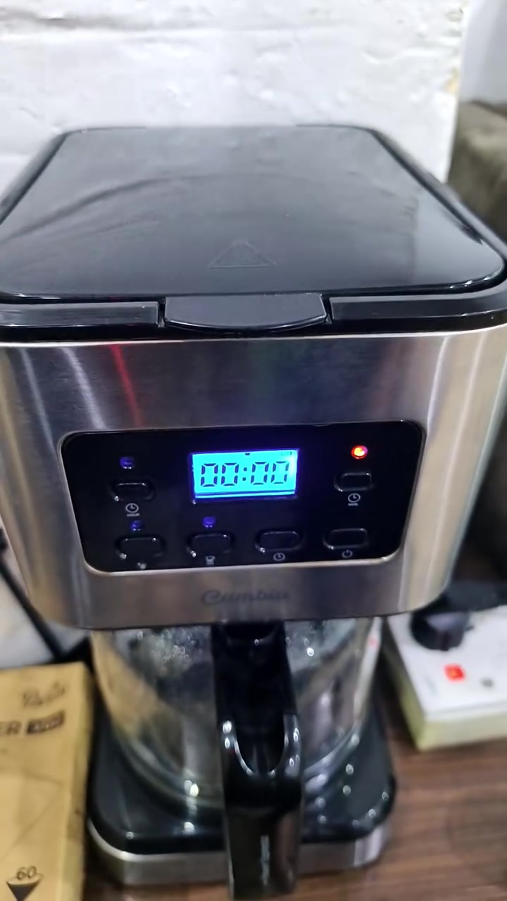 السلام عليكم
محضرة قهوة مقطرة أمريكية تتميز بوجود شاشة LCD مع أزرار لتحديد وقت صنع القهوة، للبيع مستعملة إستعمال قليل جدا بسعر 30 ألف بدون توصيل مع فلاتر قهوة ورقية نوعية ممتازة حجم 02 عدد 88

 مع هدية أكياس فلاتر للشاي عدد 2 كل كيس يحوي 90 كيس تقريبا 

يوجد توصيل لجميع محافظات العراق


**إذا كنت صاحب هذا الإعلان وتريد حذفه لأي سبب، رجاءا أرسل رسالة إلى الدعم الفني**